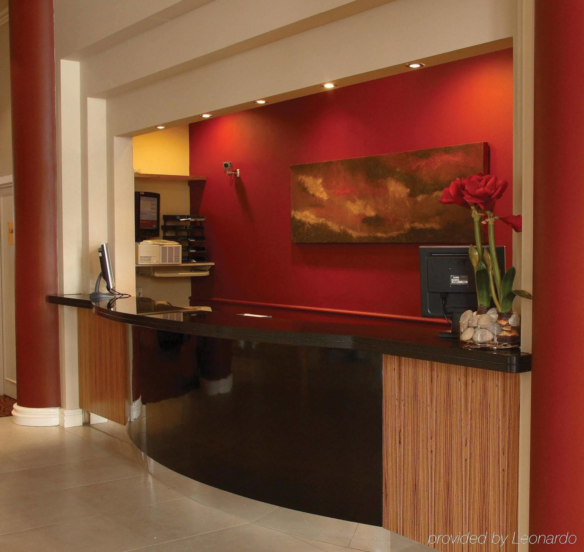 Menzies Strathmore Luton 4*